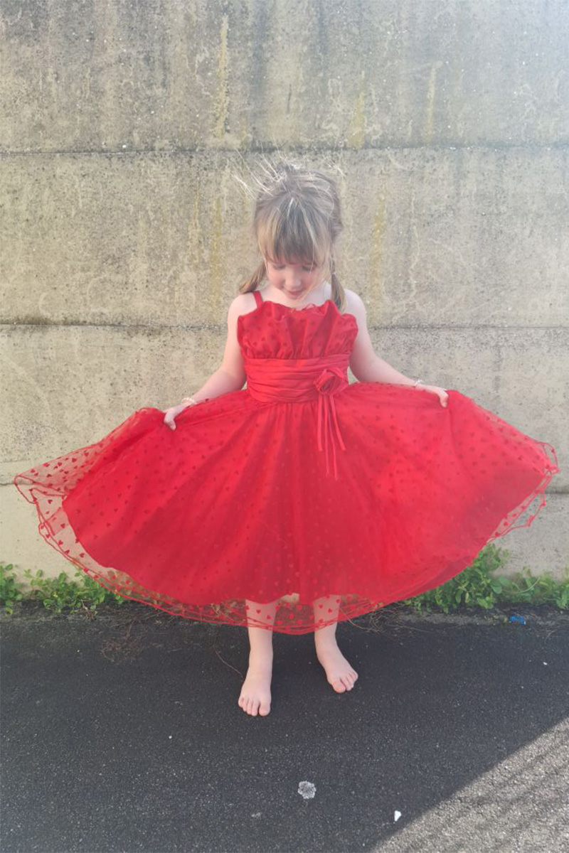 creative-girl-ingrid-red1